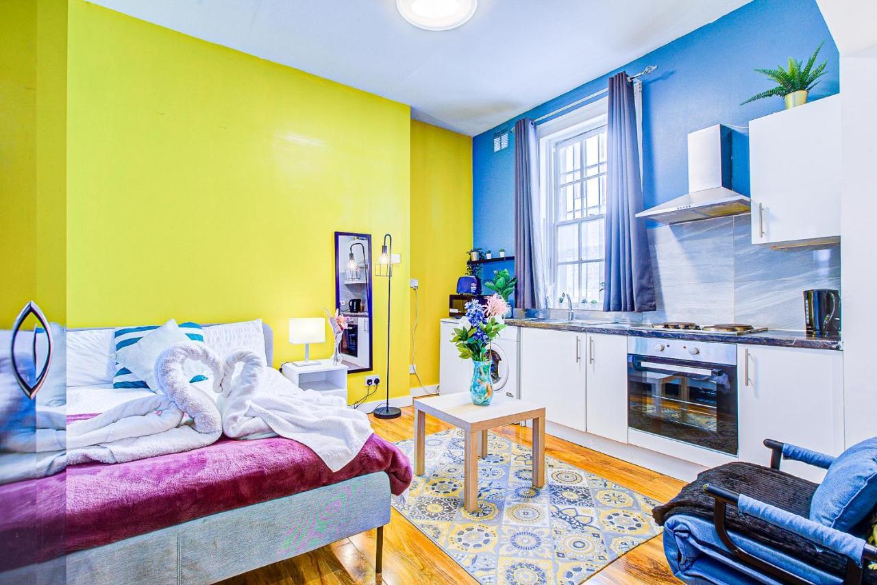 Studio With A Large Toilet And A Separate Room Budget Price Central Londres Exterior foto