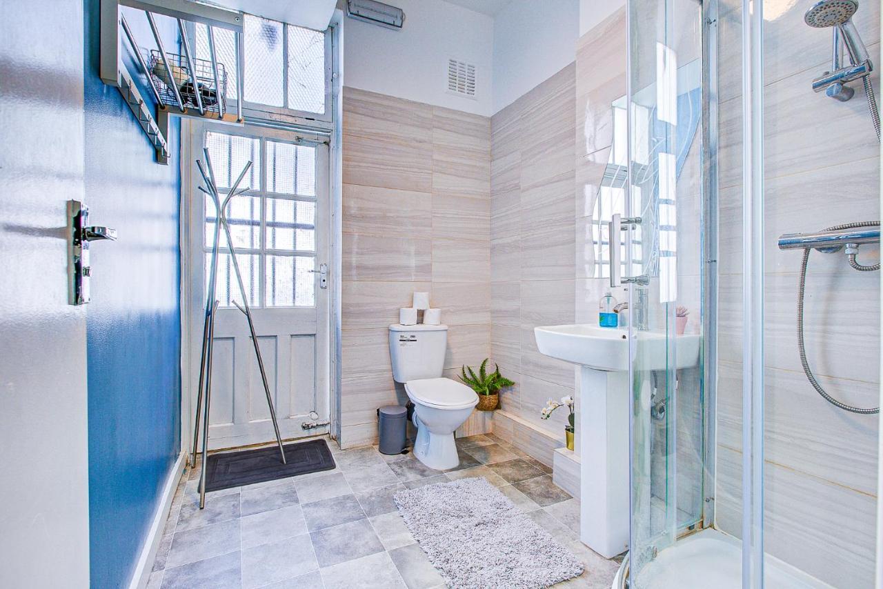 Studio With A Large Toilet And A Separate Room Budget Price Central Londres Exterior foto